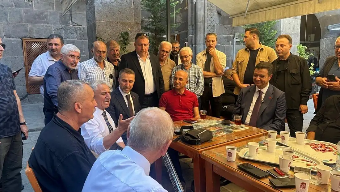 İki vekil aynı masada buluştu
