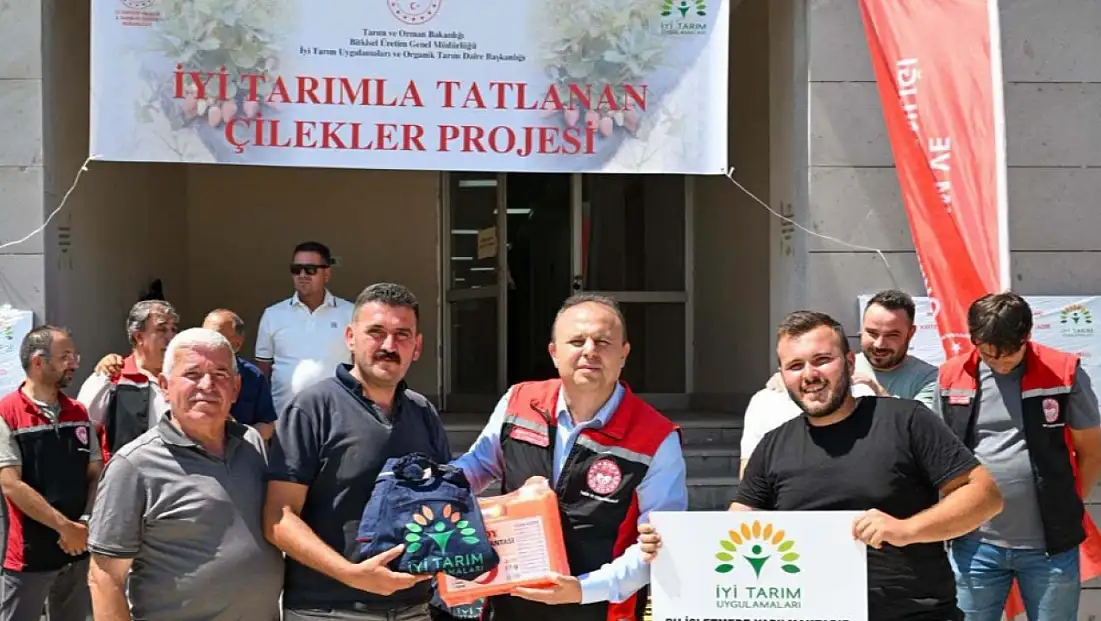 İklim değişikliğine karşı Kayseri Çileği: Üreticiler eğitime aldı, ekipmanını kaptı!