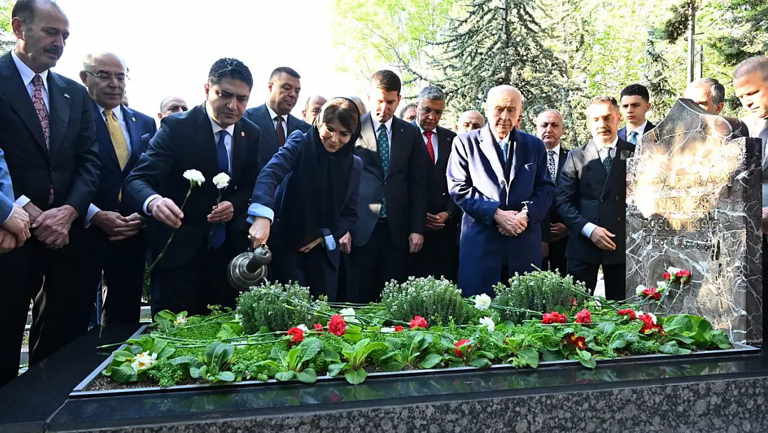 Alparslan Türkeş unutulmadı: Kayserili isimden ziyaret.