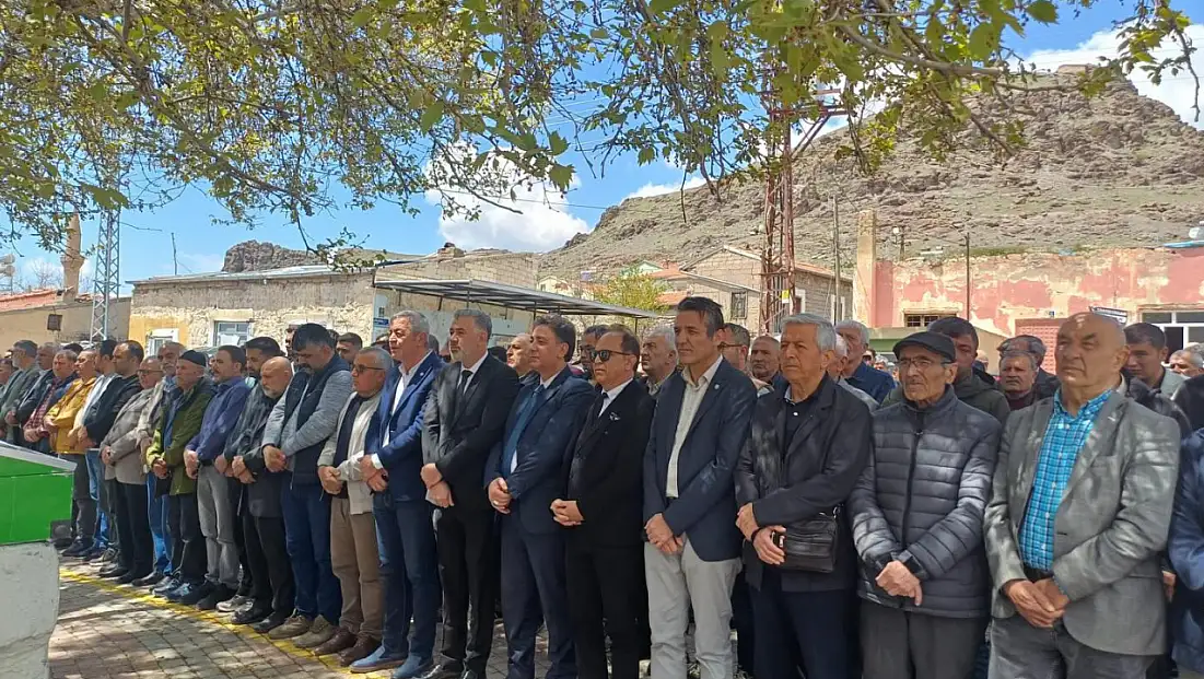 Kayseri'de İYİ Partili Başkan son yolculuğuna uğurlandı