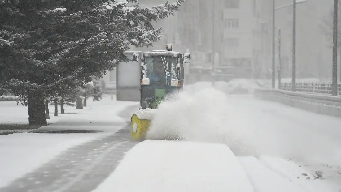 Kayseri Büyükşehir 421 personel, 156 araçla sahada