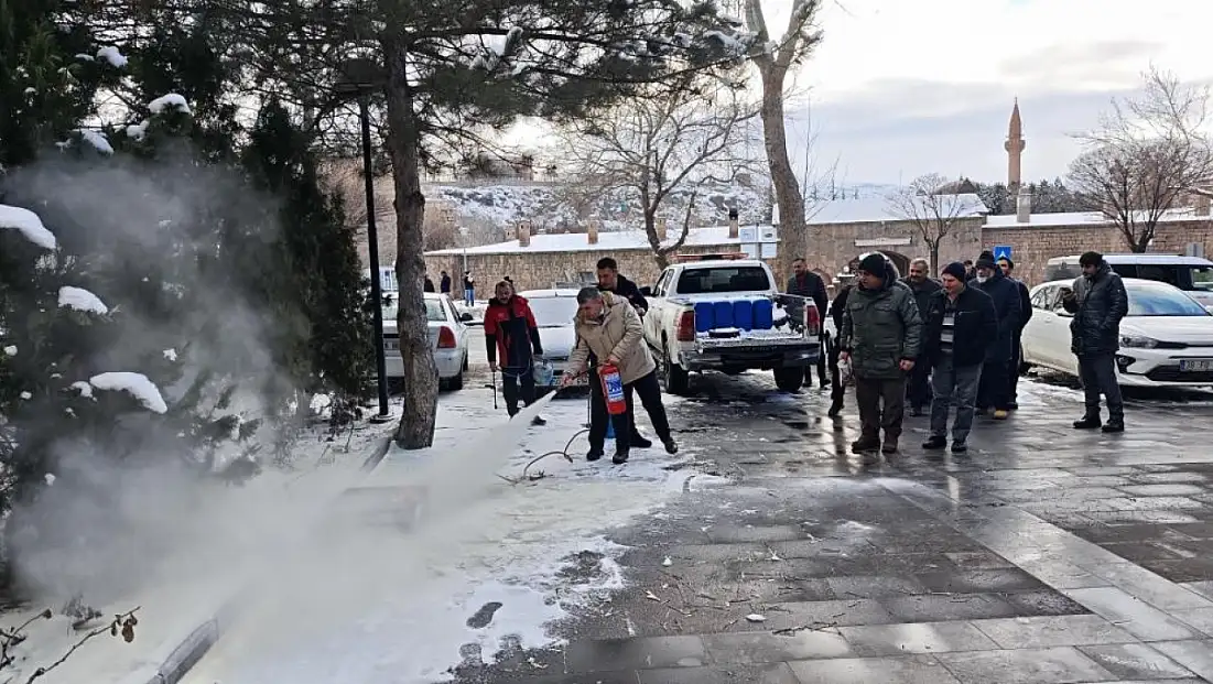 Kayseri Büyükşehir Belediyesi'nden imamlara ders verildi!