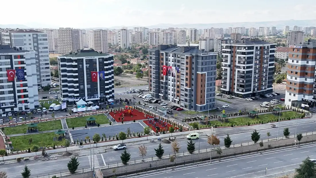 Kayseri'de 204 aile yeni yuvalarına kavuştu