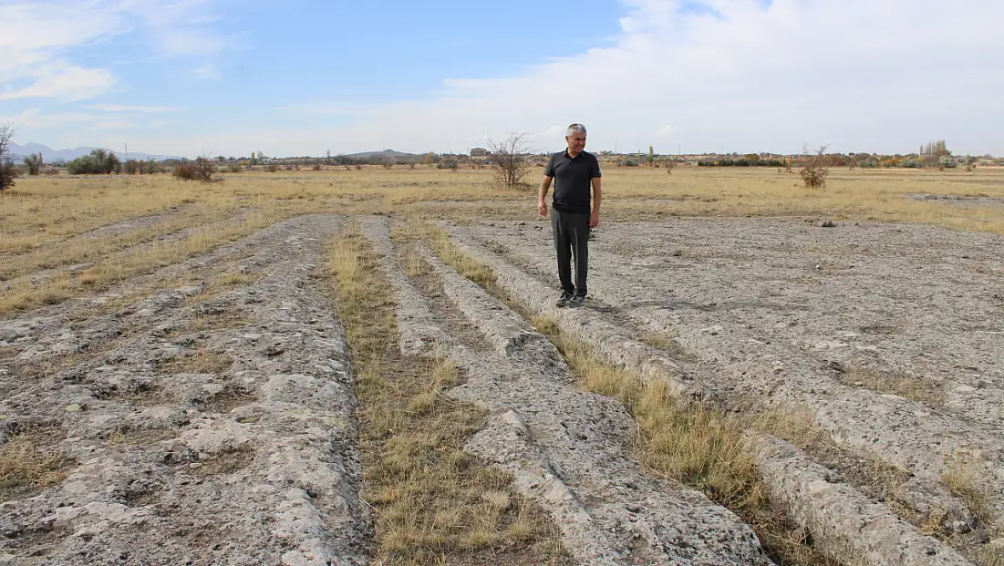Kayseri'de 7 mahalleyi barındıran vadideki gizemli izler!