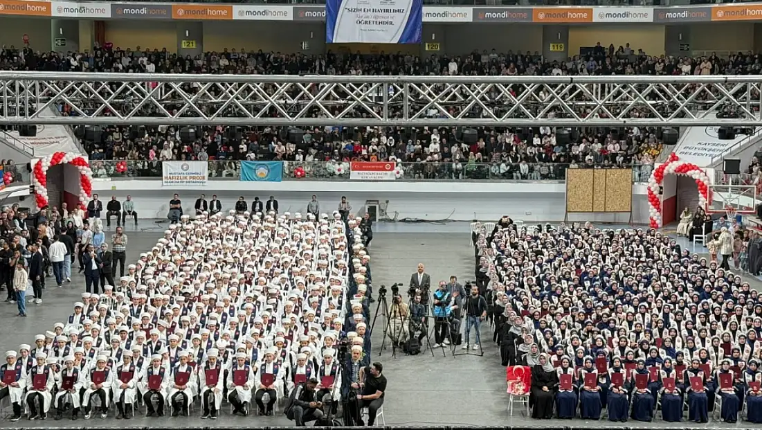 Kayseri’de 738 hafız aynı törende buluştu!