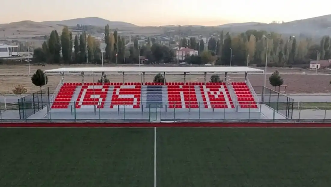 Kayseri’de bir stadyum daha yeni tribününe kavuştu!