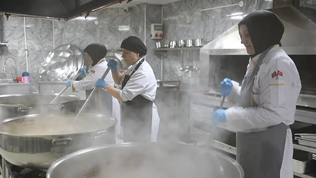 Kayseri’de bir tencere yüzlerce gönlü ısıtıyor