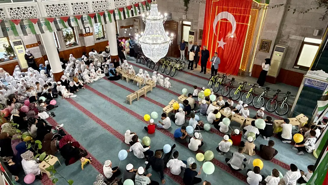 Kayseri'de bisiklet dağıtıldı