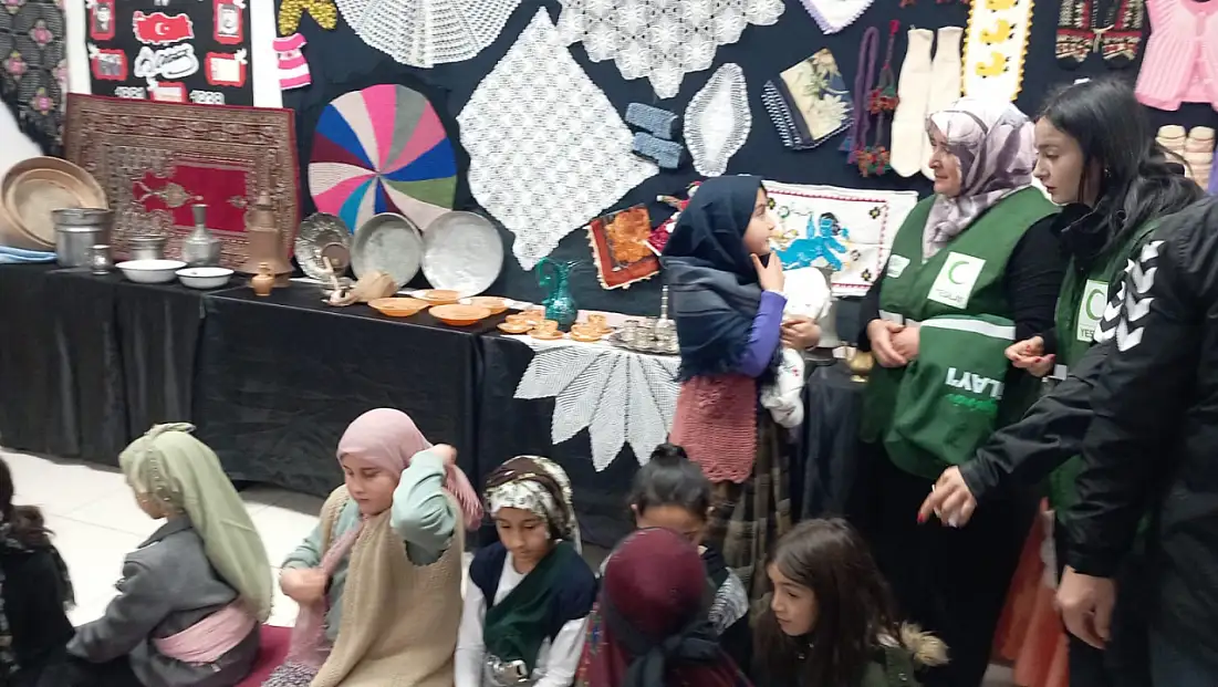 Kayseri’de dantel ve yelekler sandıktan çıktı! Bakın ne yaptılar?