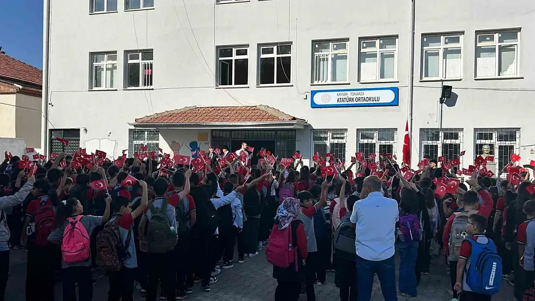 Kayseri’de eğitim yılı öncesi dikkat çeken açıklama: ‘Anne babaların yükü hafiflemeli’