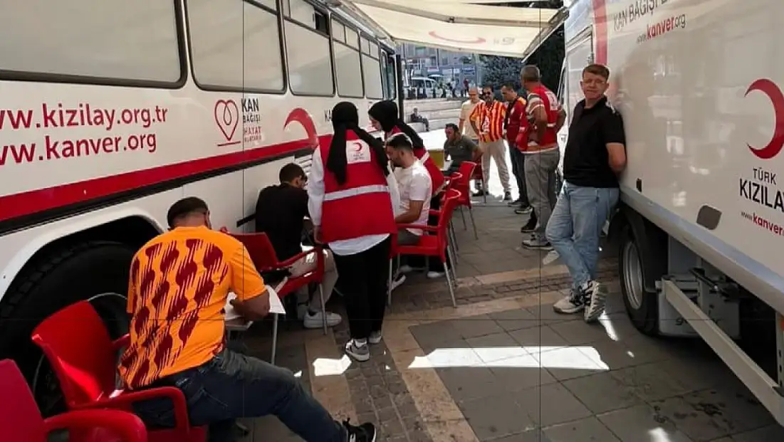 Kayseri'de Galatasaray taraftarlarından örnek davranış
