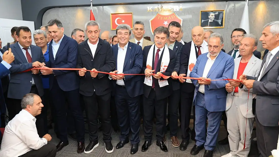 Kayseri'de geniş katılımlı açılış: Yeni hizmet binası dikkat çekti