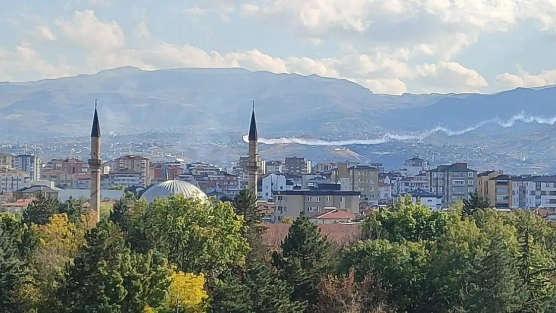 Kayseri'de gökyüzünde dikkat çeken görüntü!