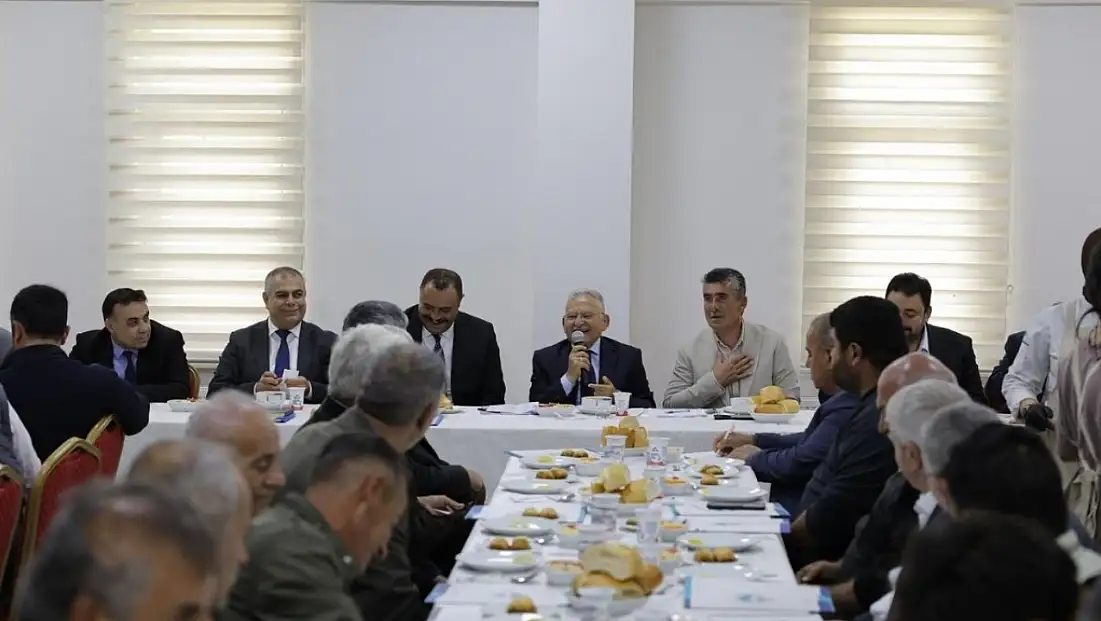 Kayseri’de gözler Sarıoğlan’a çevrildi! Büyükkılıç muhtarlarla ne görüştü?