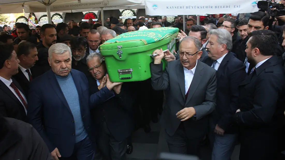 Kayseri’de halef selef Başkanlar tabuda omuz verdi!