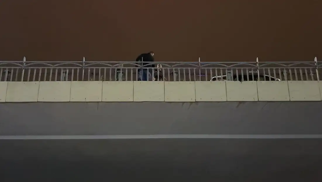 Kayseri’de hareketli dakikalar! Köprüye çıkan şahıs polisi alarma geçirdi