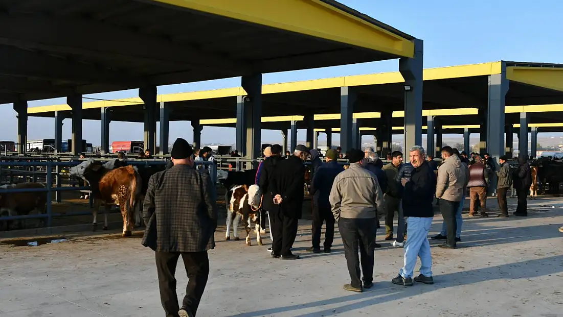 Kayseri'de hareketli sabah! Güne pazarlıkla başladılar