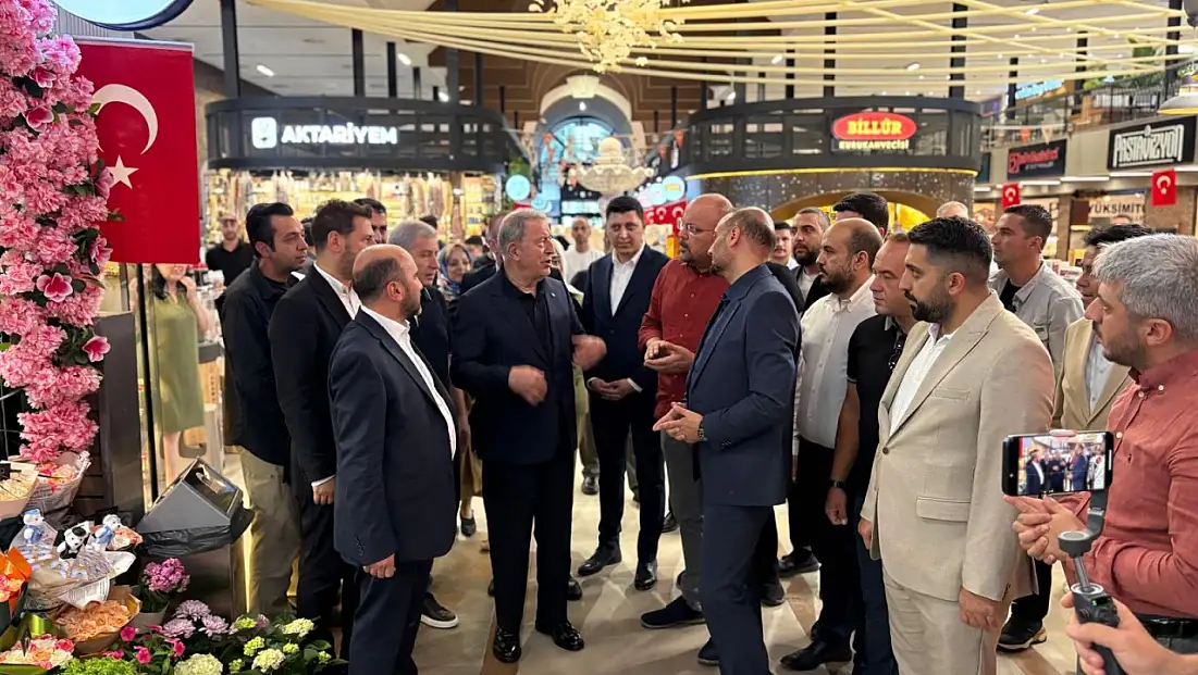 Kayseri’de herkesin konuştuğu adrese bu kez Hulusi Akar gitti