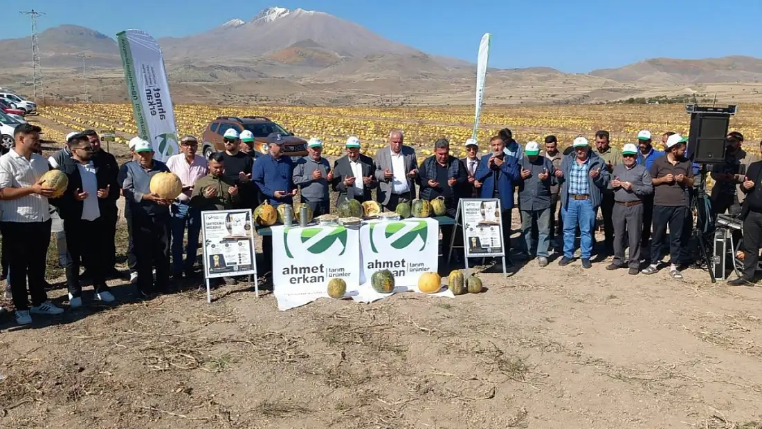 Kayseri’de hocanın çiftçi duası dikkat çekti!