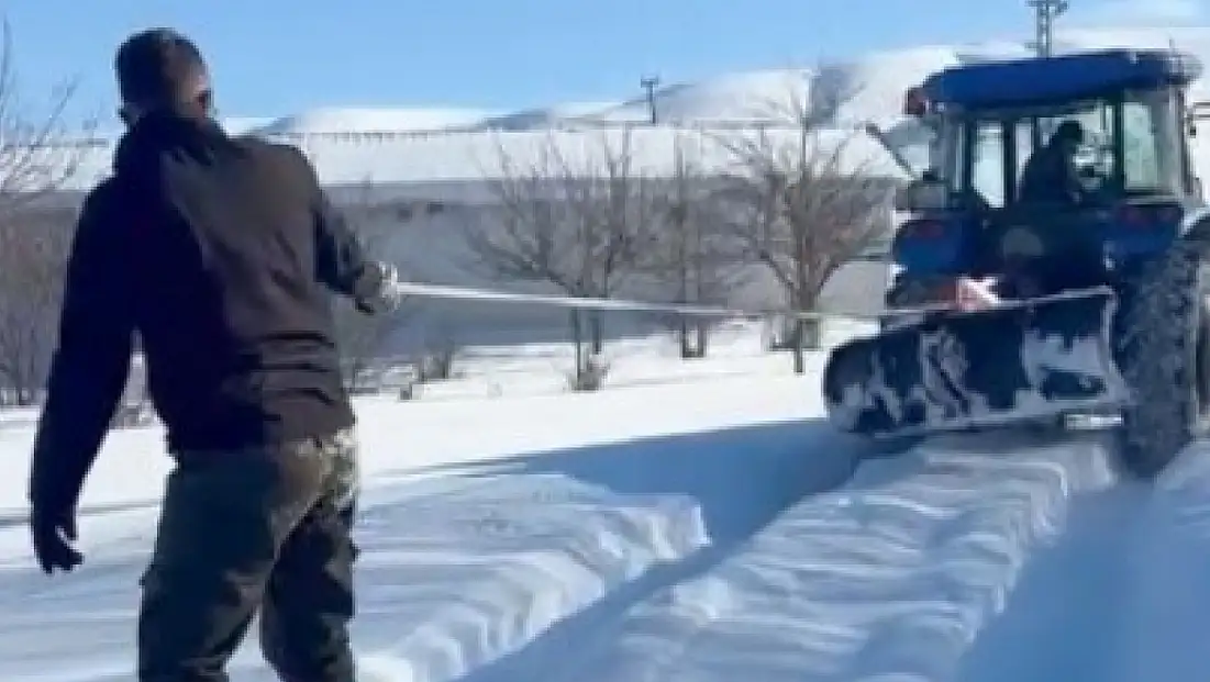 Kayseri'de karın tadını traktörle çıkardılar