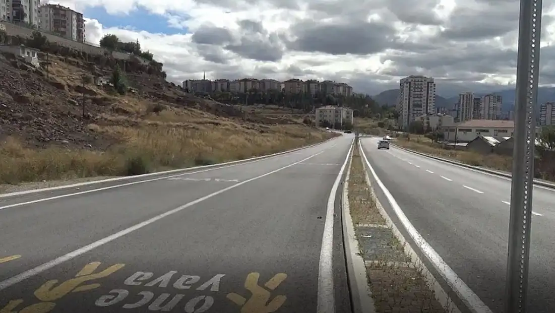 Kayseri’de mahallelinin isyanı: İlla bir çocuk ölünce mi önlem alınacak?