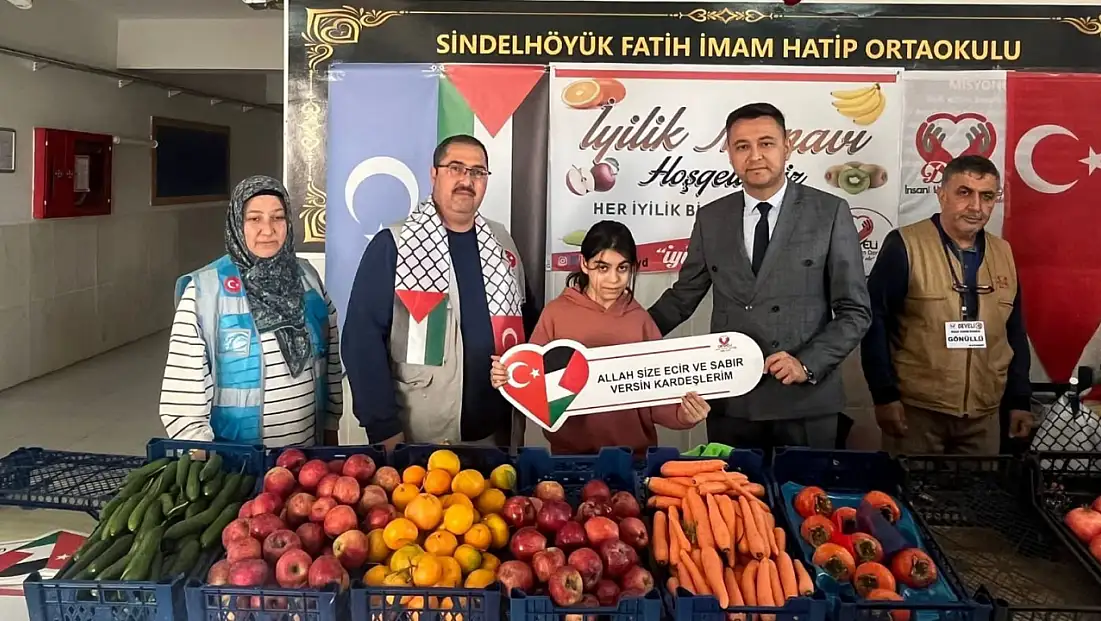 Kayseri'de öğrenciler Filistin'de çocuklar için yardım etkinliği düzenlendi