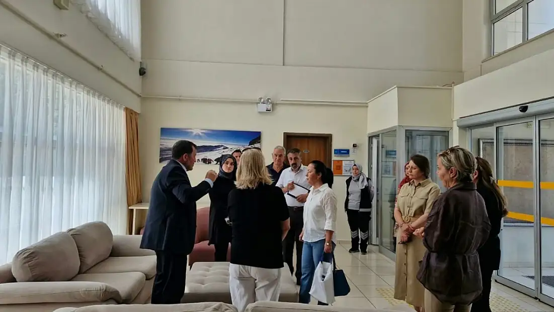 Kayseri’de öğrencileri ilgilendiren ziyaret: Yurtlarda neler incelendi?