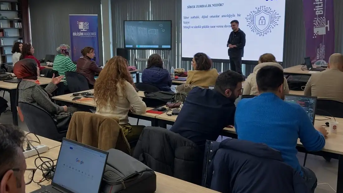 Kayseri'de öğretmenlere siber güvenlik eğitimi