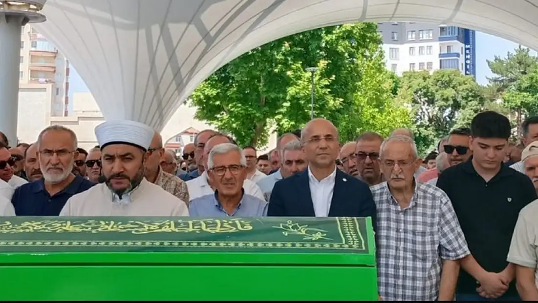 Kayseri'de spor ve eğitim camiasının acı kaybı: Son yolculuğuna uğurlandı