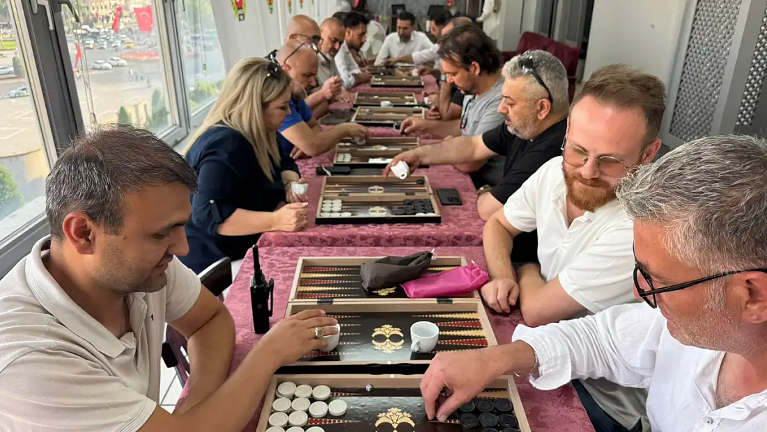 Kayseri'de tavla turnuvası düzenlendi!