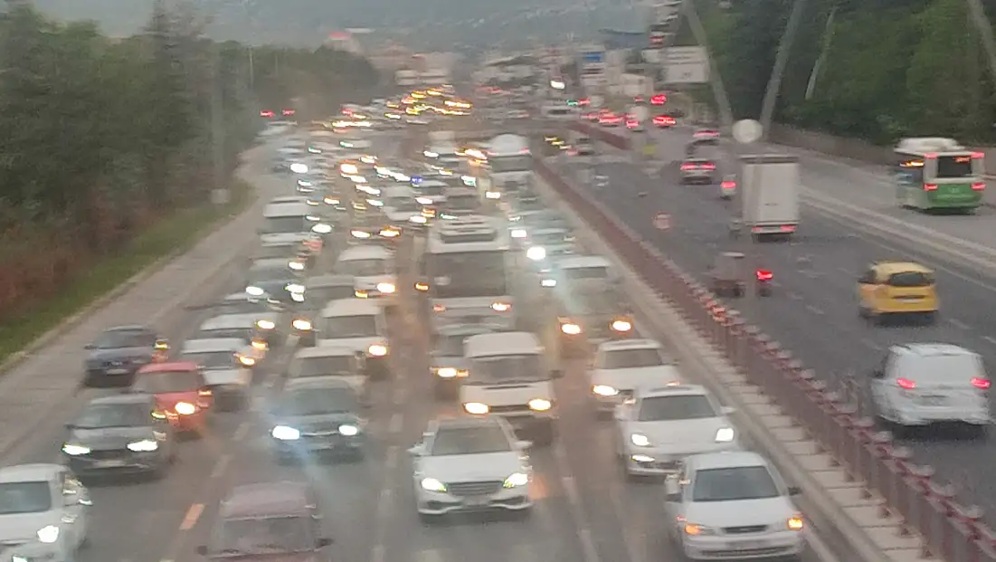 Kayseri'de trafik kitlendi! Aracıyla o güzergahtan giden pişman oldu