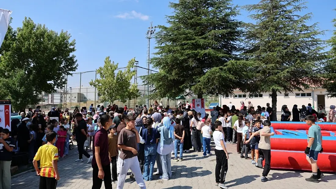 Kayseri'de Yaz Kur’an Kursuna renkli final!