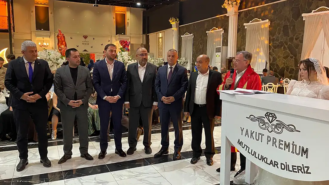 Kayseri'deki MHP'liler bu düğünde buluştu