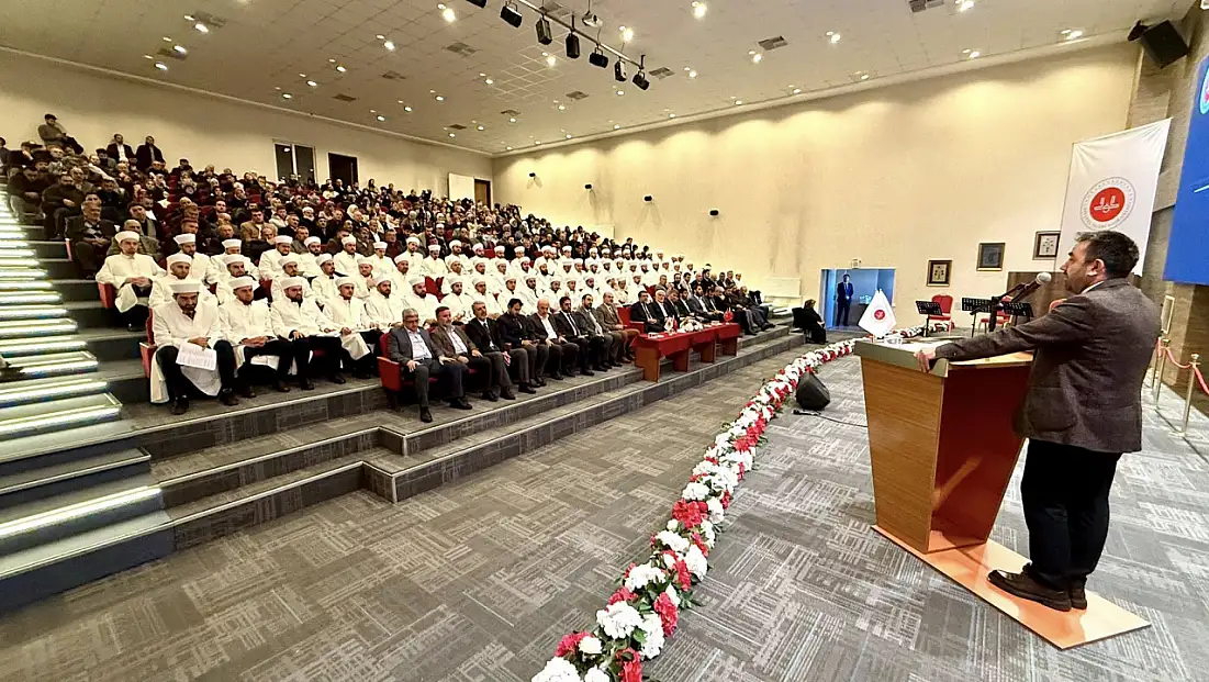 Kayseri’deki o merkezden 73 kişi mezun oldu! Törene bakın kimler katıldı?