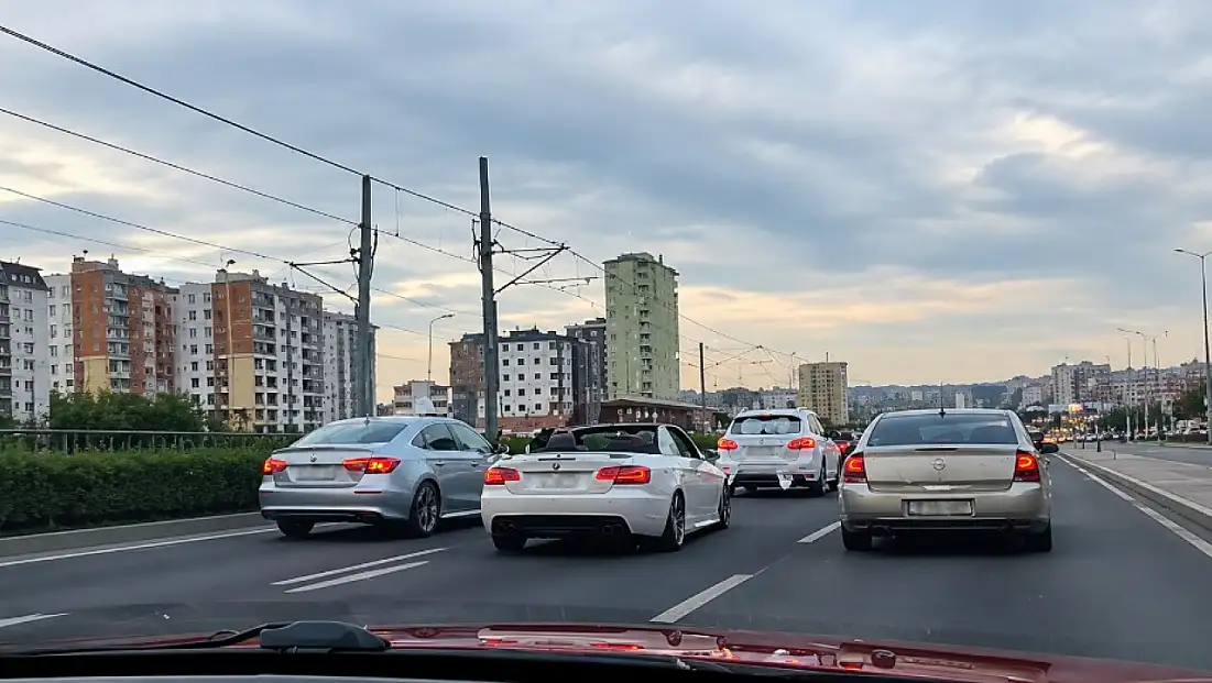 Kayseri’den düğün konvoyu tepkisi! Tüm şeritleri kapladı