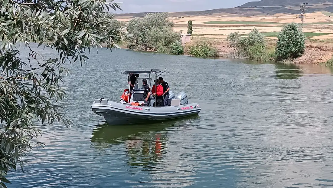 Kayseri Emniyeti akıntıya kapılan çocuğu arıyor!