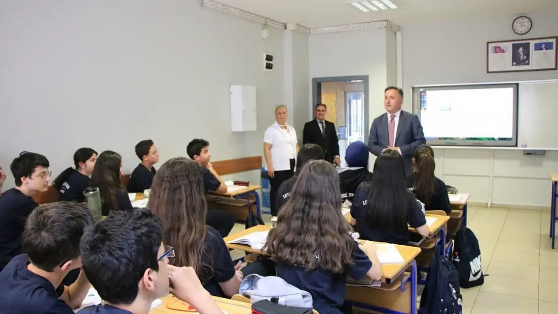 Kayseri Fen Lisesi öğrencilerine İl Müdürü Esen’den ziyaret!