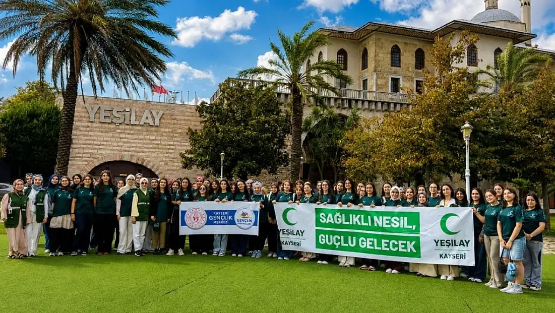 Kayseri Genç Yeşilay ekibi İstanbul’da buluştu