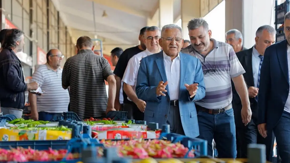 Kayseri Halinde sabah buluşması: Esnaf taleplerini Büyükkılıç’a anlattı