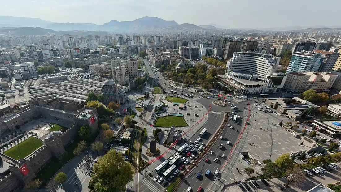 Kayseri’nin damatları gündemde! Ticaret için gelip kaldılar