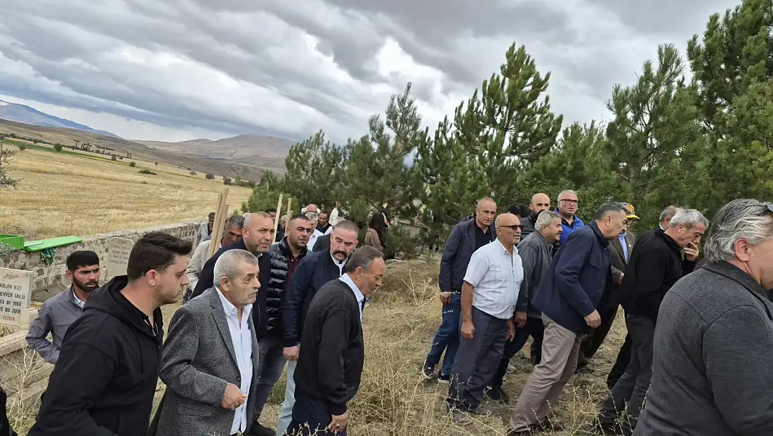 Kayseri’nin eski başkanı son yolculuğuna uğurlandı