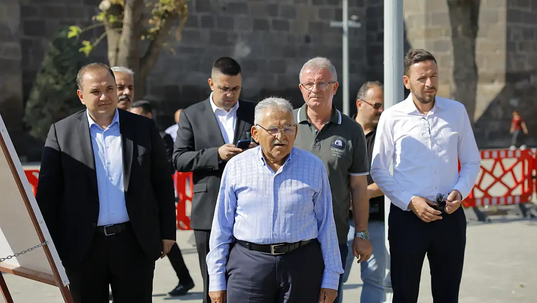 Kayseri’nin kalbinde büyük değişim: Cumhuriyet Meydanı’nda inceleme