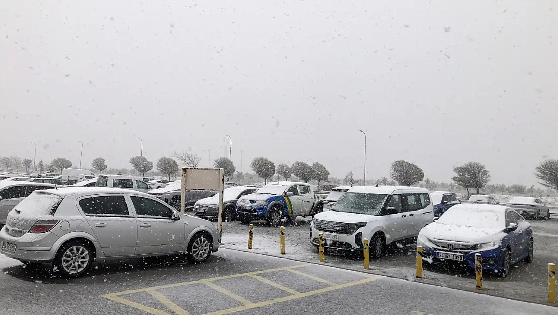 Kayseri'nin komşu iline lapa lapa kar yağdı!