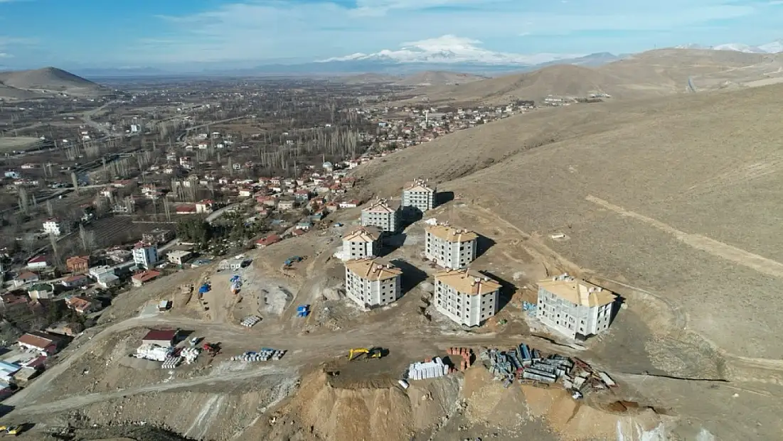 Kayseri'nin o ilçesinde TOKİ konutları hızla yükseliyor