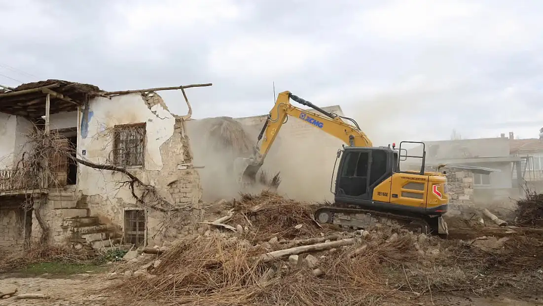 Kayseri’nin sessiz tehlikesi! Bir mahallede daha yıkım başladı