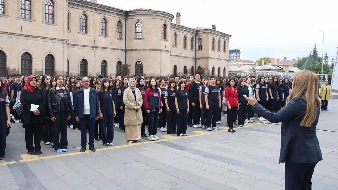 Kayseri'nin Taş Mektebi'nde bir asırdır aynı marş okunuyor: İşte hikâyesi