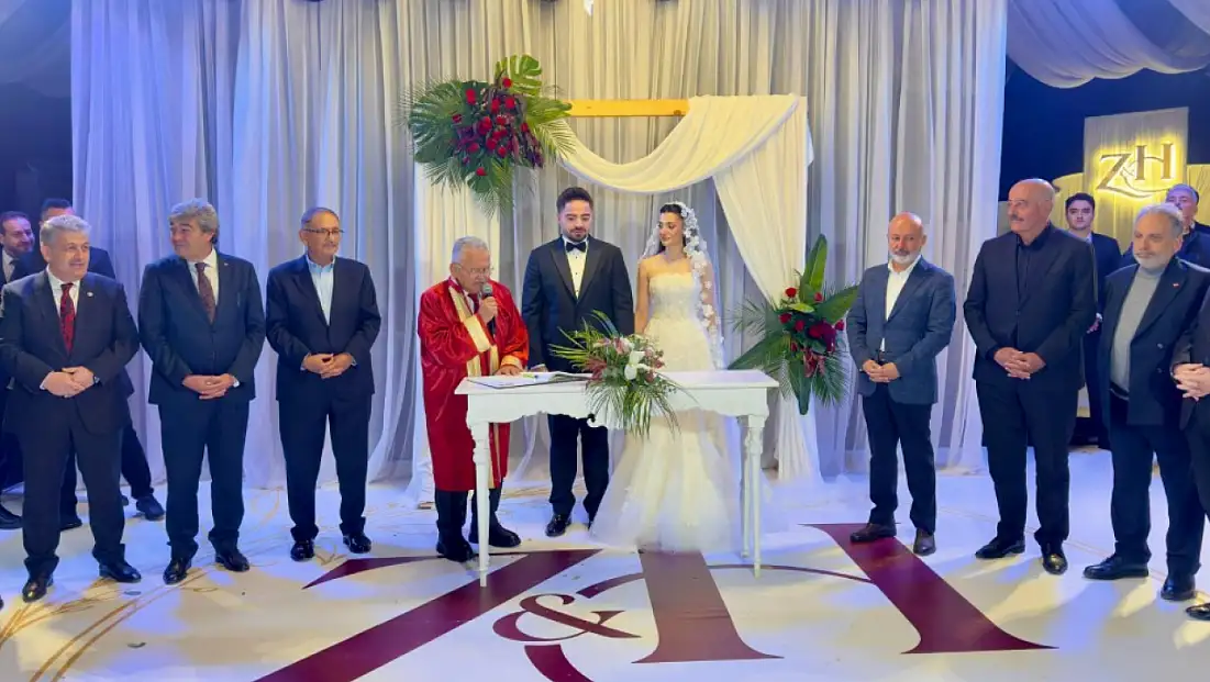 Kayseri protokolü bu düğünde buluştu!