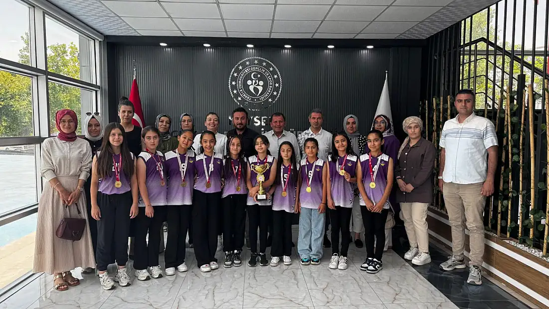 Kayseri şampiyonu oldular: İlk yıllarında kupayı kaldırdılar