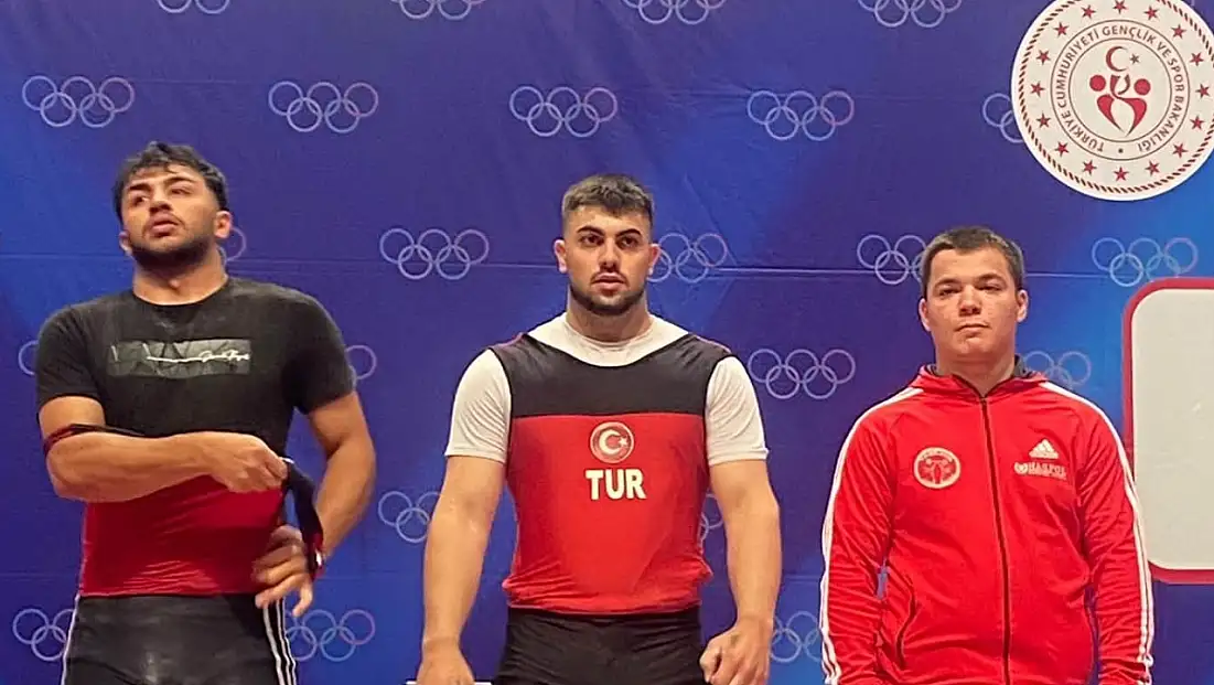 Kayserili genç halterciden Türkiye derecesi!