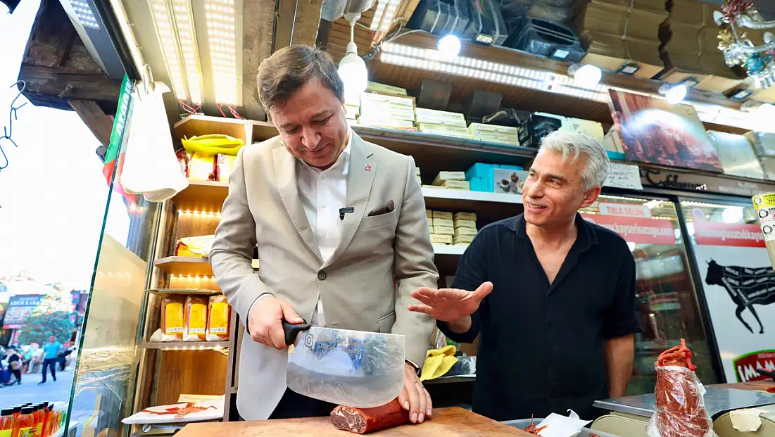 Kayserili Genel Başkan kolları sıvadı, pastırma doğradı